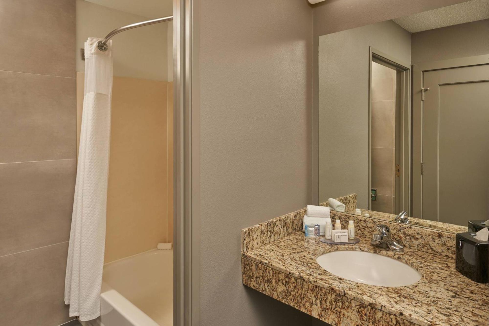 Courtyard By Marriott Indianapolis South Hotel Buitenkant foto