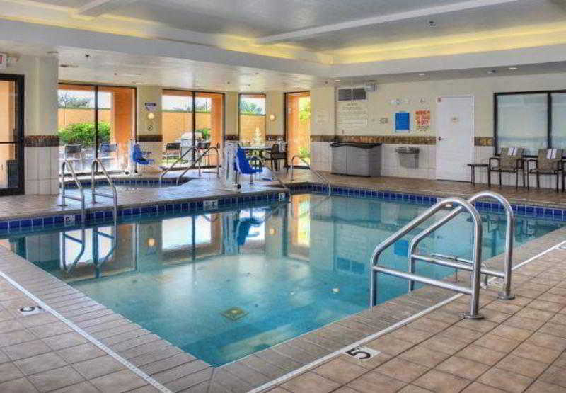 Courtyard By Marriott Indianapolis South Hotel Buitenkant foto